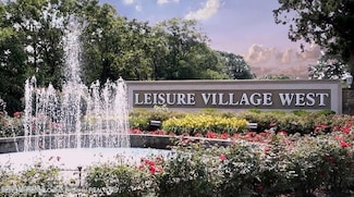 1121A Thornbury Ln, Manchester, NJ 08759