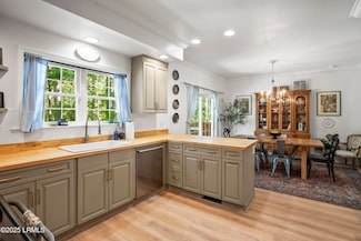 5 Summerfield Ct, Beaufort, SC 29907
