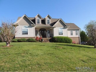 11 Derry Dr, Horse Shoe, NC 28742