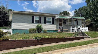 1843 Quayle Dr, Akron, OH 44312