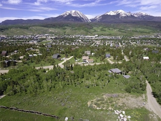 71 V Rd, Silverthorne, CO 80498