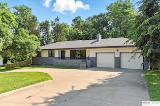 2621 S 105th St, Omaha, NE 68124