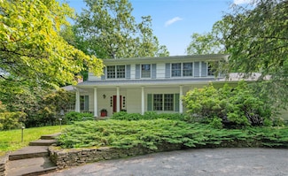 4 Brook Farm Cir, Pound Ridge, NY 10576