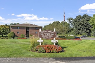 134 Abbott Farm Ln Unit 134, Hudson, NH 03051