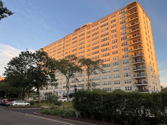 2625 Park Ave Unit 11P, Bridgeport, CT 06604