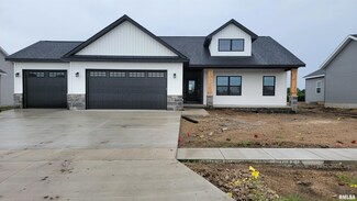 1316 W Hillcrest Dr, Chillicothe, IL 61523