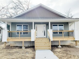 904 E Acton Ave, Wood River, IL 62095