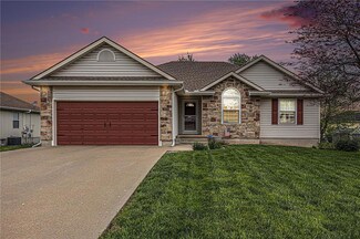 1008 Granada Dr, Raymore, MO 64083