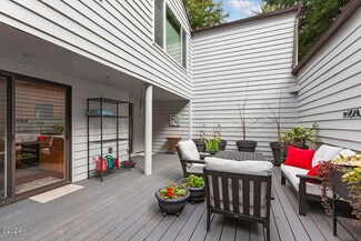 600 Island Dr Unit 4, Gleneden Beach, OR 97388