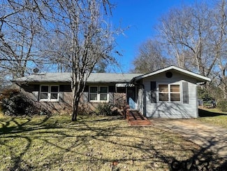 217 Ridgeway Dr, Daingerfield, TX 75638
