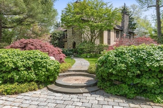 50 Hampshire Rd, Yonkers, NY 10708