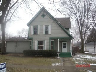 511 N Locust St, Momence, IL 60954