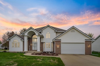 1011 7th St NE, Independence, IA 50644