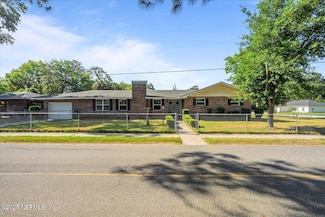 226 E Minnesota Ave, MacClenny, FL 32063