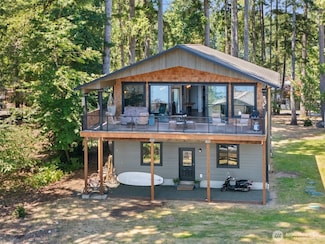 1661 E Treasure Island Dr, Allyn, WA 98524