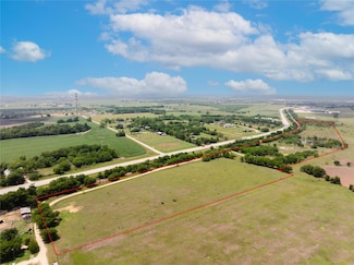 2901 and 501 S Main St, Taylor, TX 76574