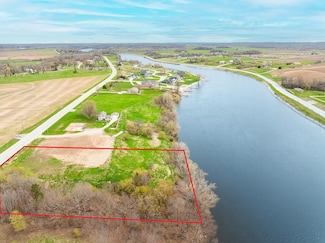 4351 Lost Dauphin Rd, Wrightstown, WI 54180