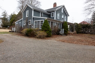 289 Ocean Ave, New London, CT 06320