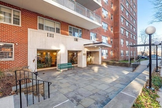 52-30 39th Dr Unit 9S, Woodside, NY 11377