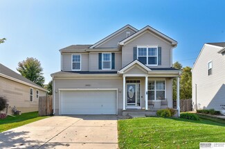 8910 S 166th St, Omaha, NE 68136
