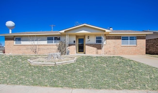128 W Mae Ave, Floydada, TX 79235