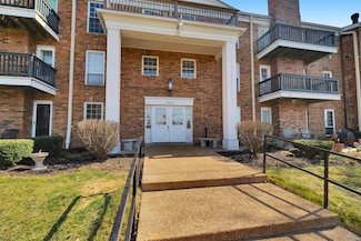 10374 Chimney Rock Dr Unit 22, Saint Louis, MO 63146