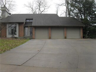 4315 Lakeshore Cir NW, Massillon, OH 44646