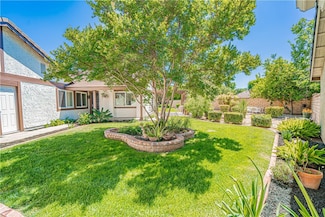 25556 Alesna Dr, Valencia, CA 91355