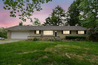2116 Dunzweiler Dr, Zanesville, OH 43701