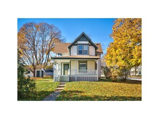 405 Broadway St, Springville, IA 52336