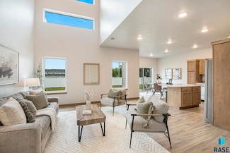 9004 W Jerald Place, Sioux Falls, SD 57106
