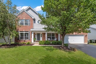 685 Manhattan Cir, Oswego, IL 60543