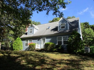 128 Thankful Ln, Cotuit, MA 02635