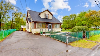 49 Gilbert Ave, Bloomfield, CT 06002