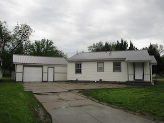 712 G St NW, Miami, OK 74354