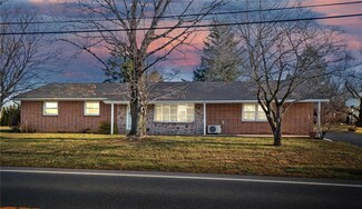 690 Daniels Rd, Nazareth, PA 18064