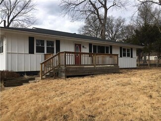 900 S Main Rd, Independence, MO 64056