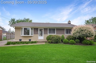 2103 Oakcrest Rd, Sterling Heights, MI 48310