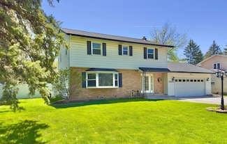 1998 Ripley Ave, Saint Paul, MN 55109