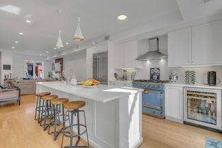 157 8th St, Hoboken, NJ 07030