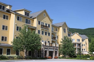 444/446 Qtr I V Jackson Gore Inn, Ludlow, VT 05149