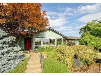 2440 SW Burbank Ave, Portland, OR 97225