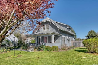 24065 Main Rd, Orient, NY 11957