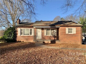534 W 15th St, Newton, NC 28658