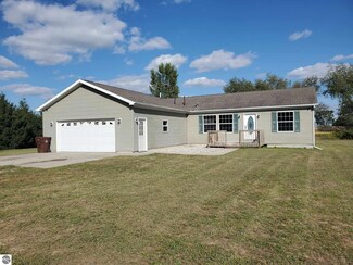1995 Plainfield Rd, Mount Pleasant, MI 48858
