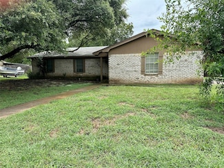149 Travis Ln, Hewitt, TX 76643