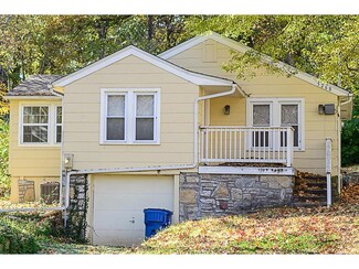 5268 NW Wagon Trail, Kansas City, MO 64151