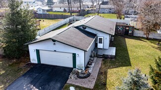 8109 E Meadow Ln, Wonder Lake, IL 60097