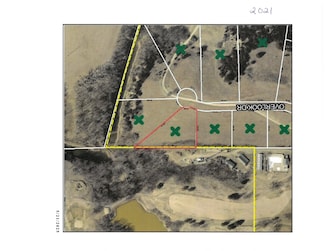 2021 Overlook Dr, Salina, KS 67401