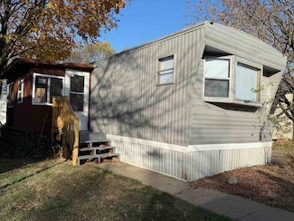 303 Lorraine Dr Unit WOODRIDGE ESTATES, Freeport, IL 61032